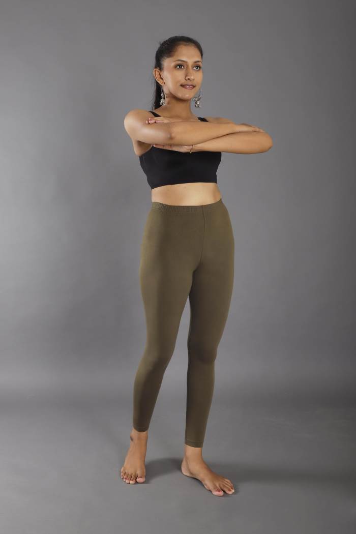 Women Solid Dark Mehandi Green Ankle Length Leggings